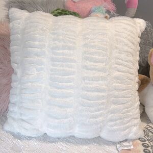 Plush Faux Fur Soft White Pillow New